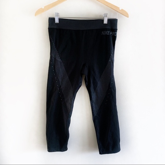 Nike Pro Compression High Rise Crop - Picture 3 of 5